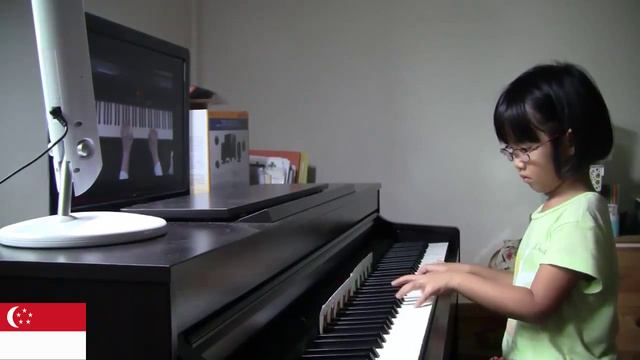 4-year-old Rachel practicing to play piano piece with metronome after the memorization смотреть онлайн