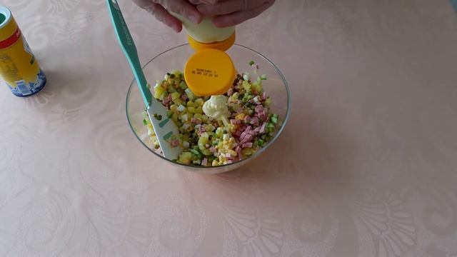 Праздничная закуска.Фаршированные корзиночки из вареных яиц с салатом оливье смотреть онлайн