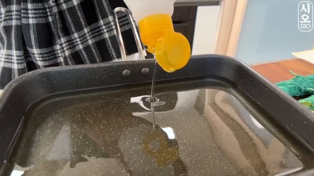 ASMR MUKBANG 직접 만든 대왕 타키스 가래떡 떡볶이 불닭볶음면 치즈스틱 핫도그 먹방 & 레시피 FIRE NOODLES AND Tteokbokki EATING SOUND! смотреть онлайн