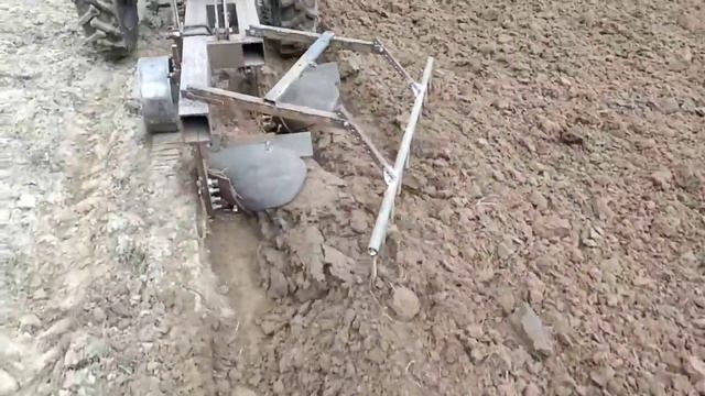 Самодельный плуг с гребенкой. смотреть онлайн