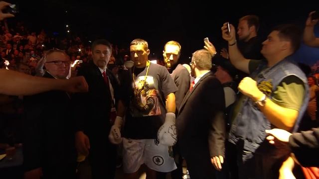 Выход Александра УСИКА на бой! ? Василь Жадан - ''Браття'' смотреть онлайн