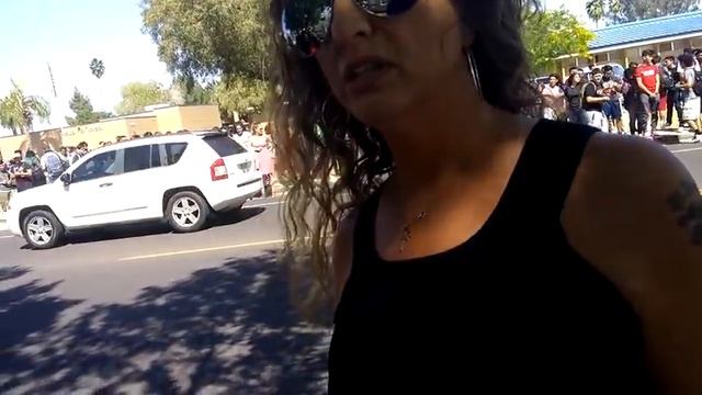 Apollo High School street-preacher hit on the head смотреть онлайн