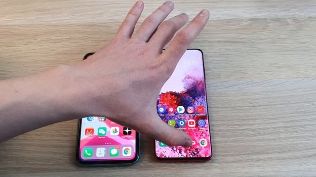 IPHONE 11 VS SAMSUNG GALAXY S20 - БИТВА ДВУХ ГИГАНТОВ! ПОЛНОЕ СРАВНЕНИЕ смотреть онлайн