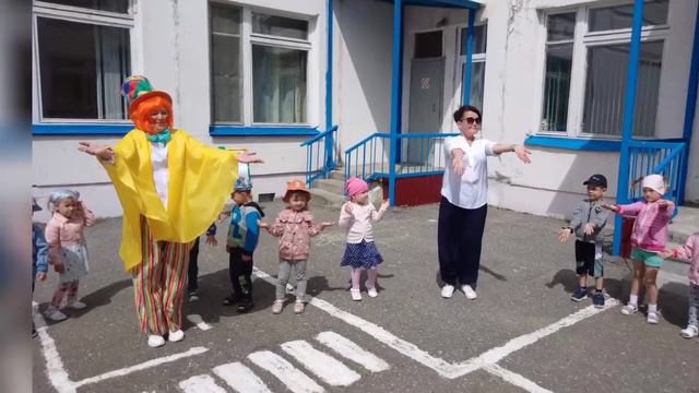 Рисунок на асфальте "Планета будущего" смотреть онлайн