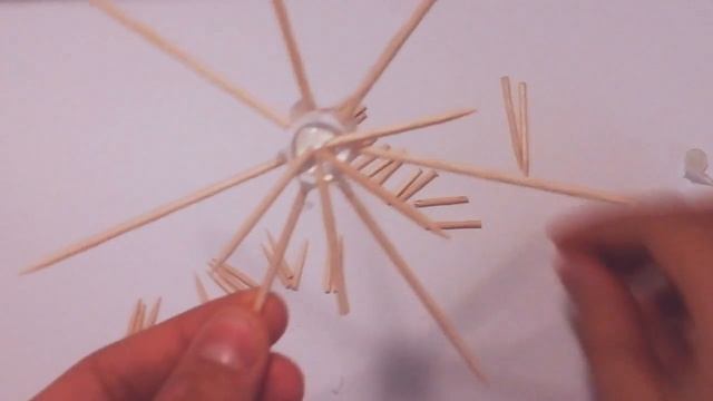 СНЕЖИНКА ИЗ ЗУБОЧИСТОК♢КАК СДЕЛАТЬ СНЕЖИНКУ ИЗ ЗУБОЧИСТОК♢ЕЛОЧНЫЕ УКРАШЕНИЯ♢HOME CRAFT смотреть онлайн