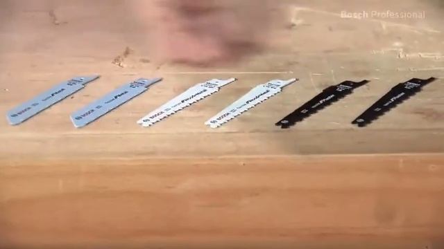 Akumulátorová pila ocaska Bosch GSA 10,8 V-LI Professional смотреть онлайн