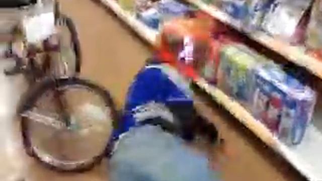 Crash in the toy aisle (Wal-Mart Racer Pt. 2) смотреть онлайн