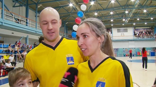 В Тюмени состоялся финал областных соревнований "Папа, мама, я - спортивная семья" смотреть онлайн