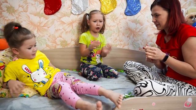 ЩЕКОТКА ЧЕЛЛЕНДЖ ! ПОПРОБУЙ НЕ ЗАСМЕЯТЬСЯ в ТЕЧЕНИИ 1 МИНУТЫ ! смотреть онлайн