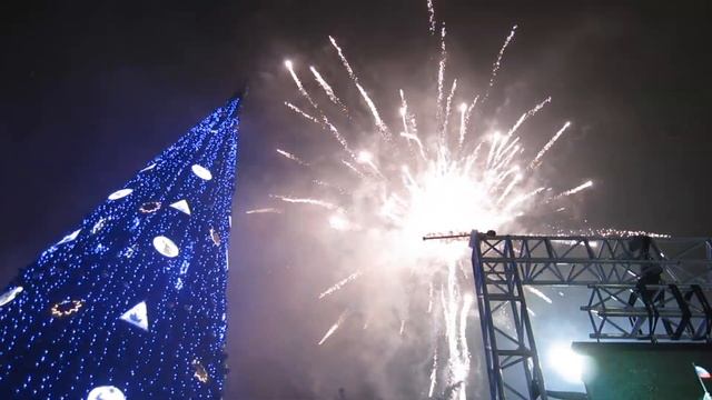 01.01.2018. Россия. Ростов-на-Дону. Новогодний фейерверк смотреть онлайн