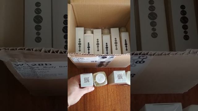 Открываем вместе посылку с заказами на продукцию парфюмерной компании ESSENS. смотреть онлайн