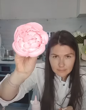 Большой пион из зефира на мармеладе  от Карины Загоскиной @pekarina.torty