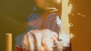 Соседи почувствовали трупный запах из квартиры пенсионера. А когда вскрыли дверь - долго смеялись.