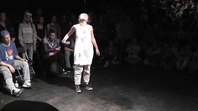 Krit vs Анна Дельцева (Танцы Высоких Технологий 2) смотреть онлайн