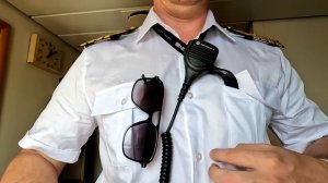 Один рабочий день капитана торгового судна (контейнеровоза). Якорь, швартовка, порт...