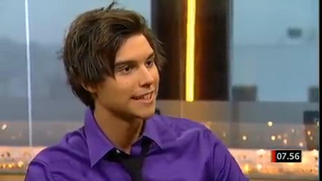 Eric Saade i Gomorron Sverige смотреть онлайн