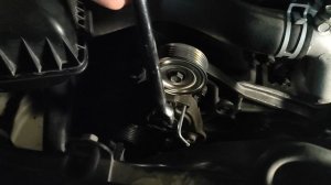 Замена вискомуфты, обводных роликов, обводного ремня Паджеро 4 3.8. Mitsubishi Pajero 4 3.8.