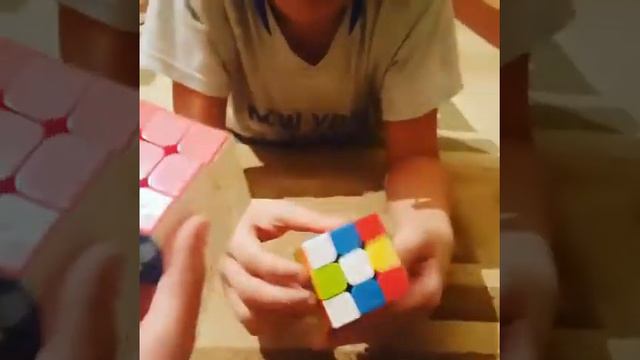 КУБИК РУБИК РЕКОРД МИРА. КАЗАХСКИЙ ПАРЕНЬ. Rubiks cube Cube смотреть онлайн