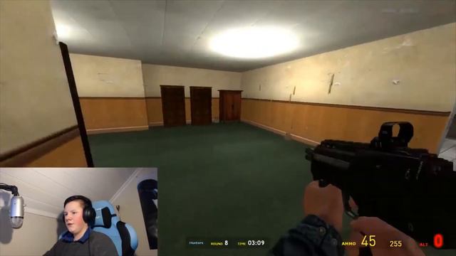 OUTSIDE THE MAP GLITCH IN GARRY'S MOD!? (GMOD WALL GLITCH WTF) смотреть онлайн