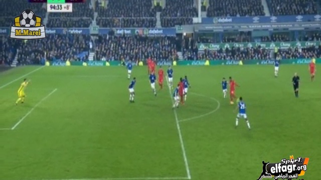 ماني يسجل هدف قااااتل في الدقيقة 94 أمام إيفرتون و الجماهير تلقي بشمروخ على أرض الملعب !