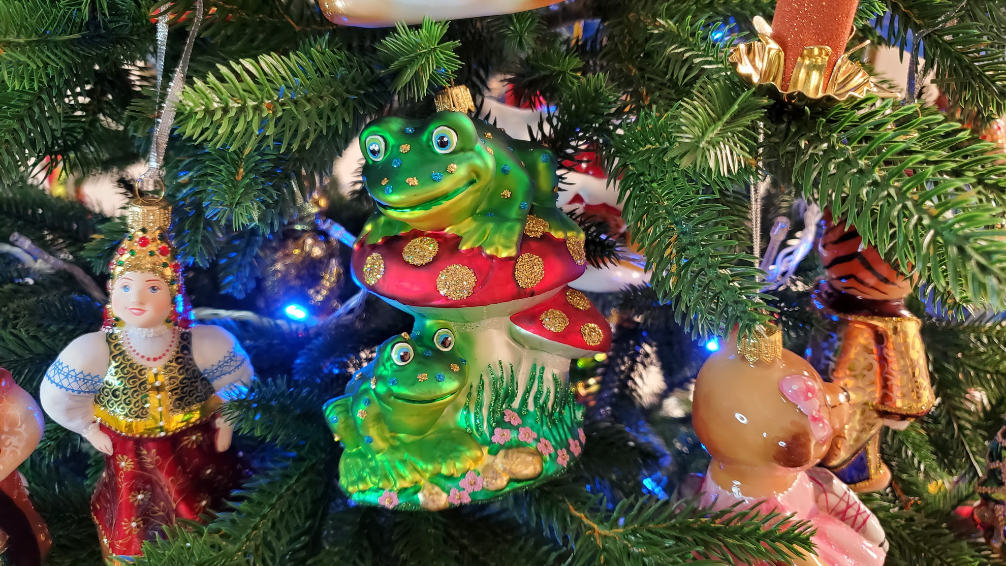 Ёлочная игрушка "Квакушки на мухоморе№. Стекло, Ручная работа. Фабрика Impuls. Польша смотреть онлайн