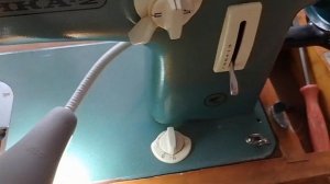 немного о  швейной машине чайка 2