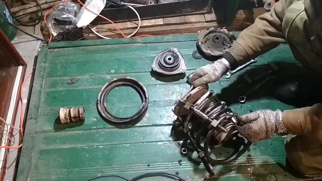 Передние стойки на CHERY TIGGO. Простая замена смотреть онлайн