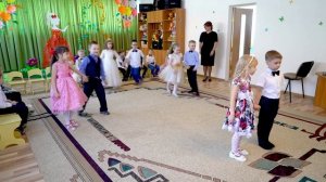 Парный танец в детском саду - Ромашка цветок полевой