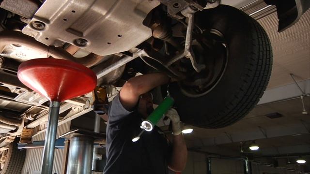 Monaco Ford: How and When To Change Your Oil смотреть онлайн