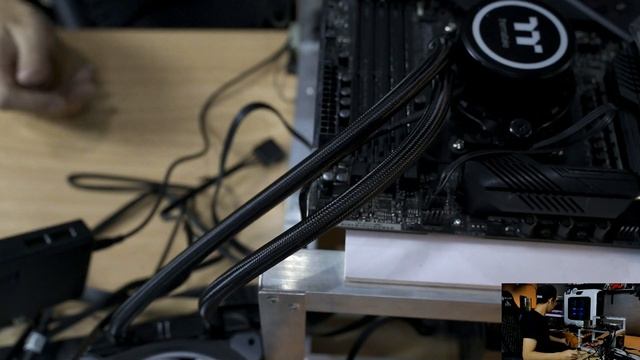 Thermaltake Floe DX RGB 240 Tt Premium Edition