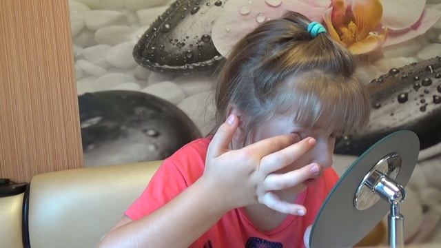 Накрасилась маминой косметикой! Мама в шоке! Makeup mommy's makeup! Mom in shock! смотреть онлайн