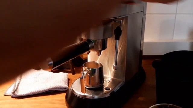Freddo Cappuccino with the Delonghi Dedica смотреть онлайн