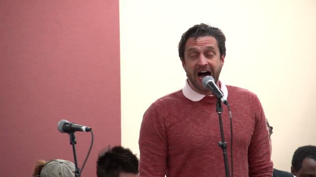 Raul Esparza & Alan Menken Discuss the Score to Broadway Musical "Leap of Faith" смотреть онлайн