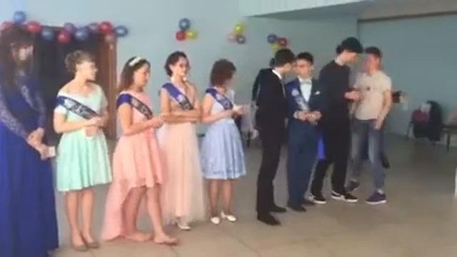 Выпускной 9А. Конкурсы смотреть онлайн