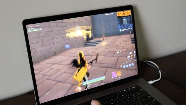 Gaming on the 2019 MacBook Pro... смотреть онлайн