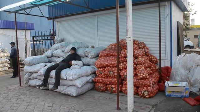 Рынок в Бердске оккупировали нелегальные торговцы смотреть онлайн
