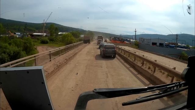Ищу место выгрузки на пыльной дороге. смотреть онлайн