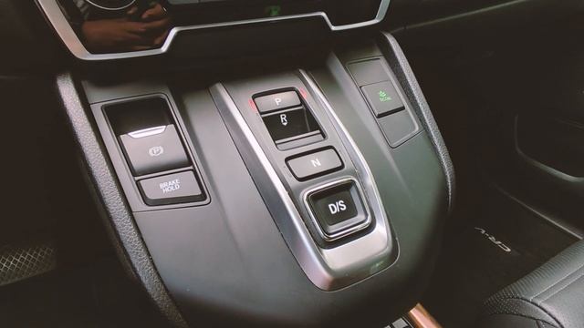Auto Review drives the Honda CR-V! смотреть онлайн