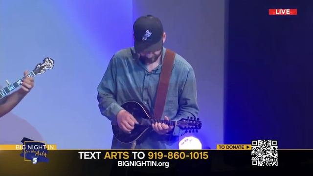 Tray Wellington performs live during Big Night In for the Arts, смотреть онлайн