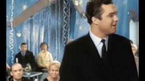 Обнимая небо крепкими руками. Поёт Лев Барашков Lev Barashkov. Obnimaya Nebo Krepkimi Rukami. Super