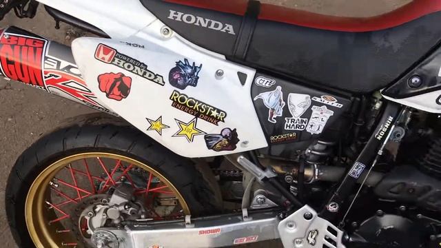 honda xr400sm выхлоп, сток vs прямоток BIG GUN смотреть онлайн