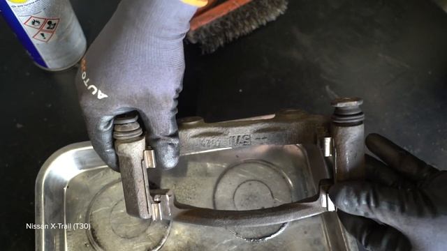 How to change front brake discs on NISSAN X TRAIL T30 [TUTORIAL AUTODOC] смотреть онлайн