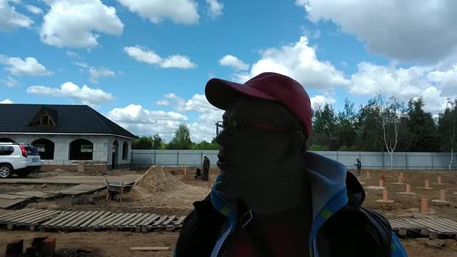Подготовка площадки под УШП фундамент на столбах смотреть онлайн
