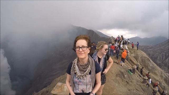 Indonesia: Surabaya, Madura, Bali, Gili Islands, Lombok & Flores смотреть онлайн