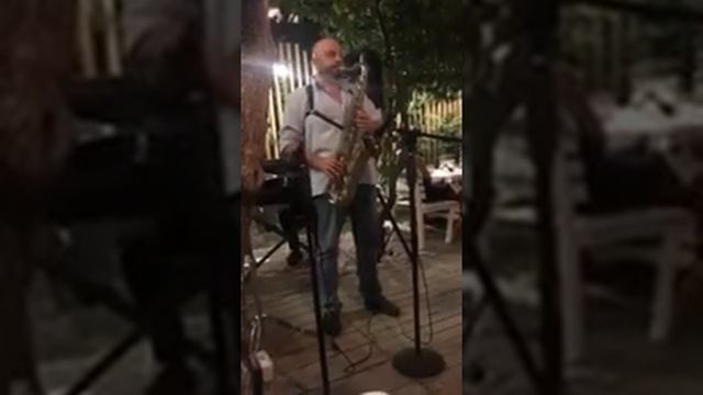 Arsen Nersessyan and Samvel Gasparyan duet at Gouroo смотреть онлайн