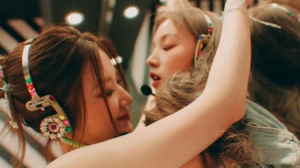 (G)i-dle-QUEENCARD (Official M/V)