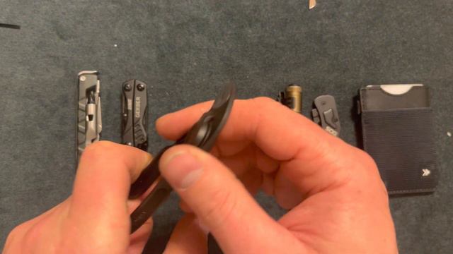 Small and Affordable EDC смотреть онлайн