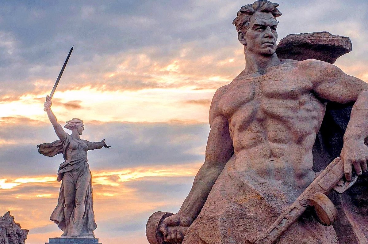 ВСПОМИНАЯ СТАЛИНГРАД... смотреть онлайн