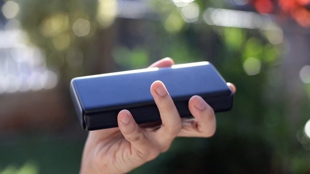 What's In My CAMERA BAG 2022 | Only the ESSENTIALS (Minimalist vlog Setup) смотреть онлайн