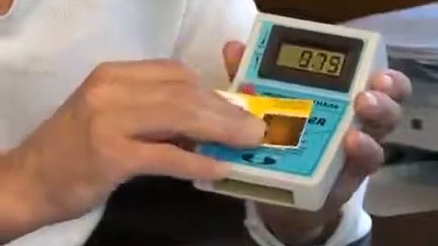Нейтроник - защита от электромагнитного смога для телефонов и экранов! Измерение работы наглядно. смотреть онлайн